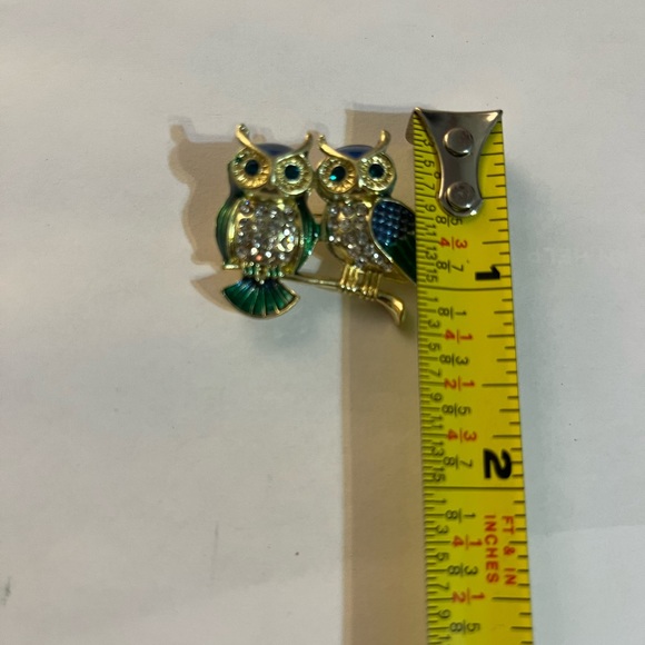Beautiful Owl Pin - Picture 3 of 4